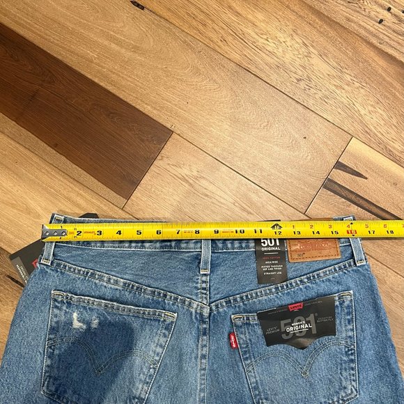 New Levi's 501 High Rise Short in Faultline Distressed Size 30 - Picture 10 of 14